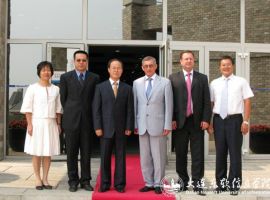 Eight Russian University Presidents Visited Our School