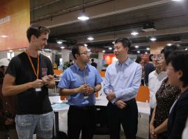 Top Educators, Li Hai and Hua Lei Visit DNUI