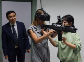A Delegation of Six Members led by President of University of Surrey, Max Lu Visited the Neusoft Education Technology Group.