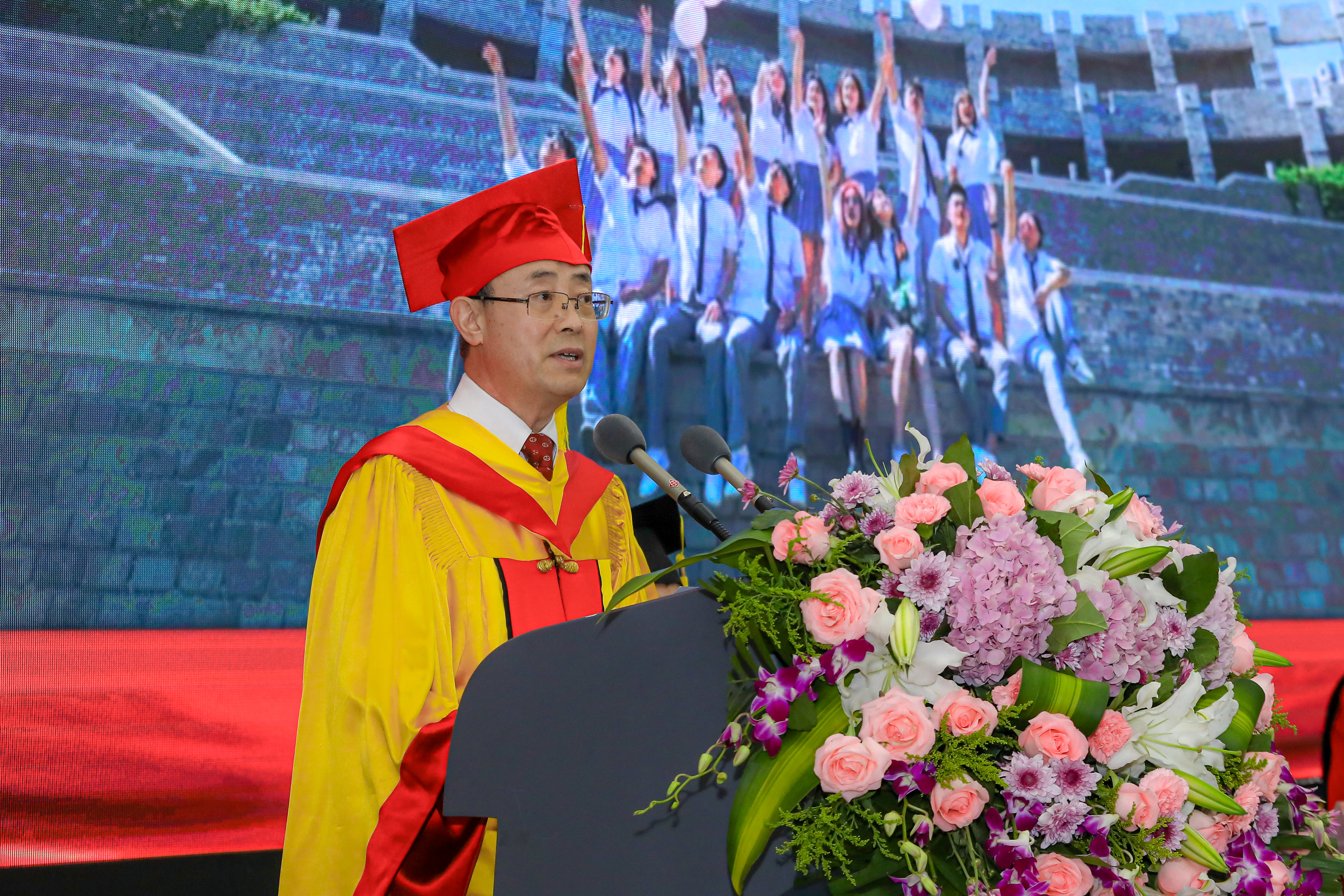 Speech by Wen Tao, Secretary of the Party Committee and President, at the Class 2021 Students Graduation Ceremony and Degree Awarding Ceremony