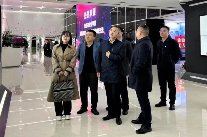 President Guo Quan Led Team to Conduct the Campaign of "Visiting Enterprises, Expanding Positions and Promoting Employment"